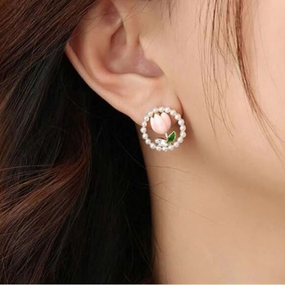 3for$20 NWT 1pair Party Alloy Faux Pearl & Oil Drop Tulip Stud Earrings - Picture 3 of 4